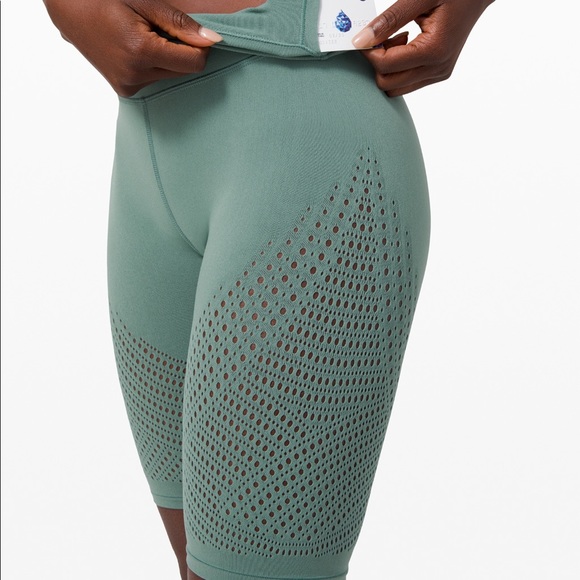 Lululemon Reveal Short Digital Rain Size 10 - Picture 5 of 11